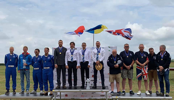 Национальная сборная Украины по высшему пилотажу впервые стала чемпионом мира