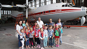 Авиационный комплекс посетили дети летнего лагеря "Дошкольник"