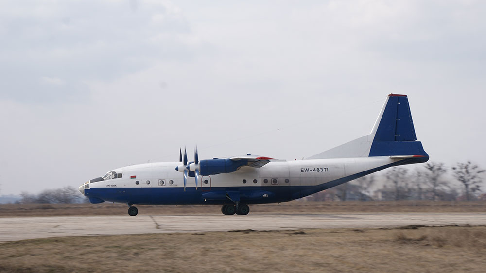 Самолет Ан-12 авиакомпании "Руби Стар" совершил успешный вылет из белоцерковского аэродрома